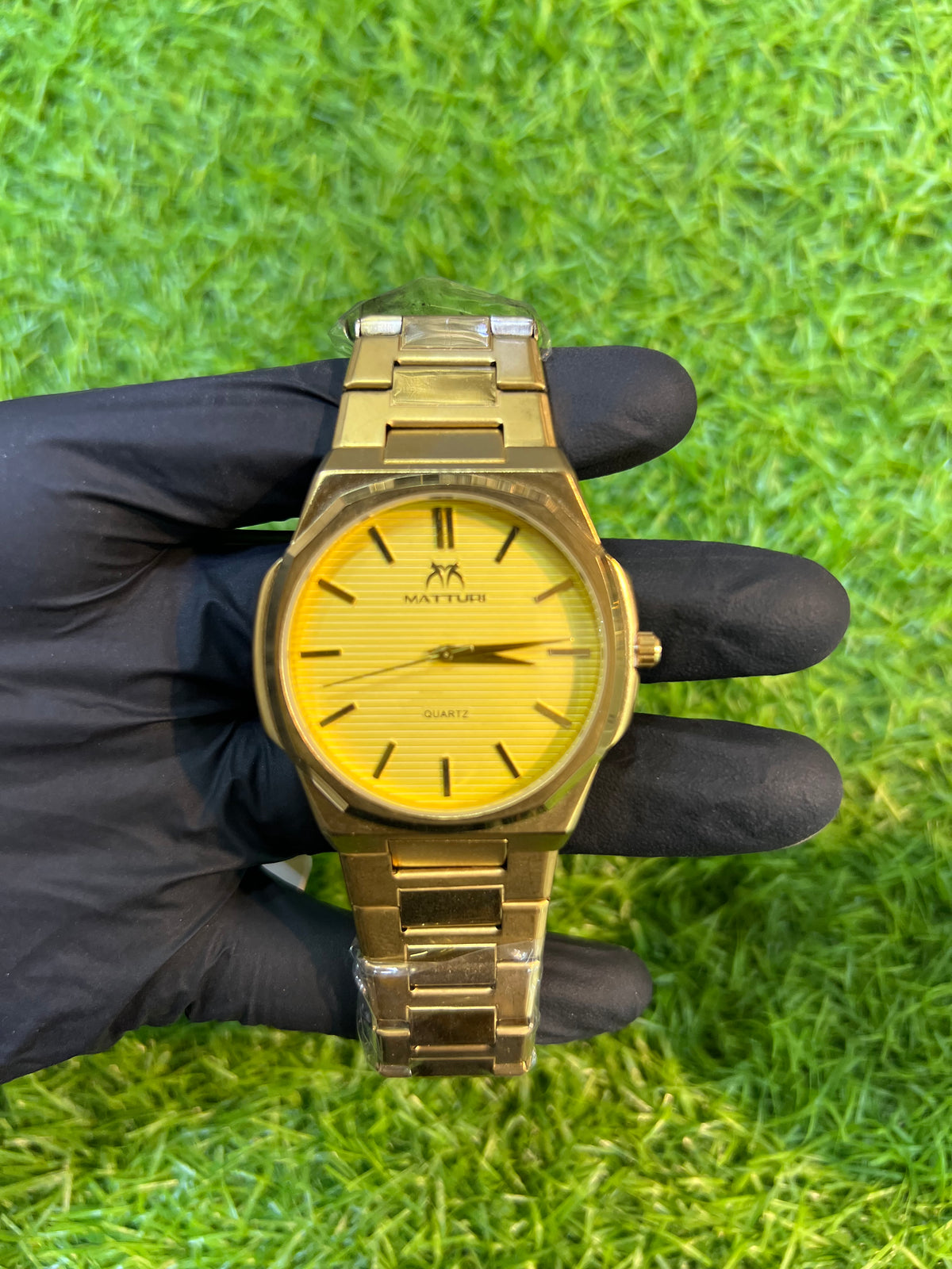 MATTURI Classic Gold-Tone Stainless Steel Quartz Watch