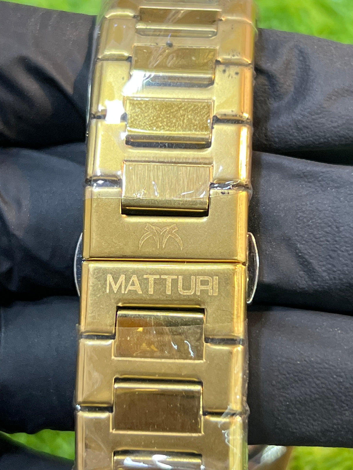 MATTURI Classic Gold-Tone Stainless Steel Quartz Watch