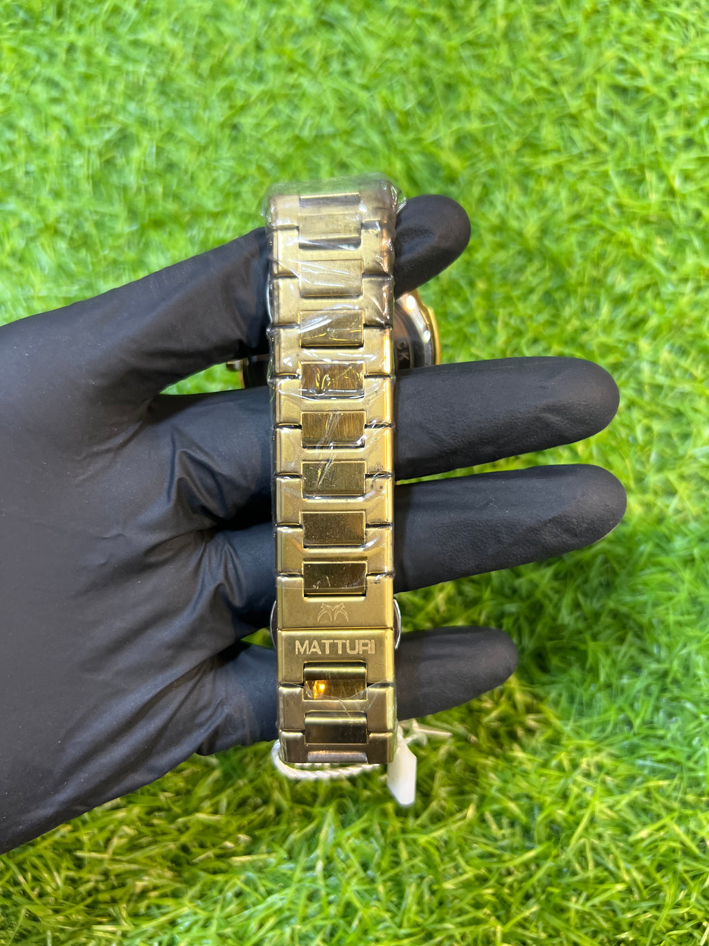 MATTURI Classic Gold-Tone Stainless Steel Quartz Watch