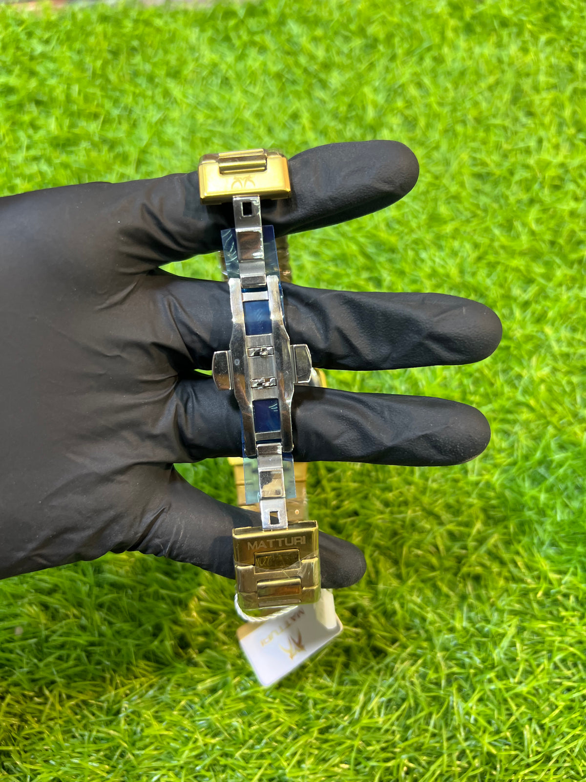 MATTURI Classic Gold-Tone Stainless Steel Quartz Watch